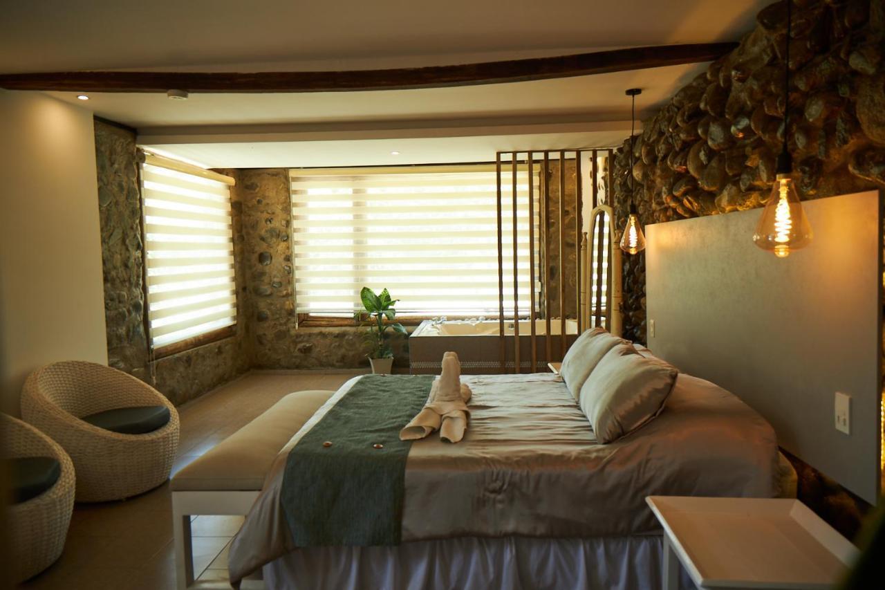 Tunas & Cabras Lodge *